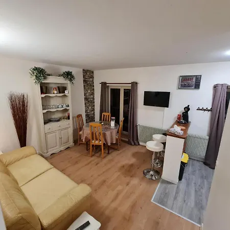 Deux Pieces Terrasse Daire *