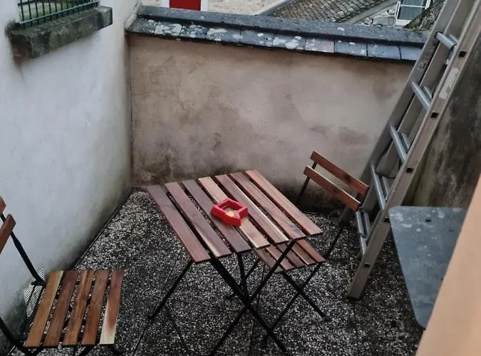 Deux Pieces Terrasse * Moret-sur-Loing